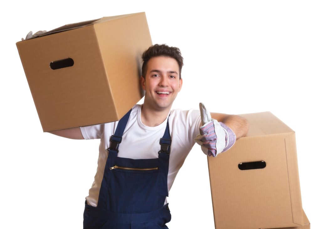 Ein Mitarbeiter trägt Kartons und signalisiert eine erfolgreich durchgeführte Entrümpelung in Witten mit kundenorientierter Arbeitsweise.